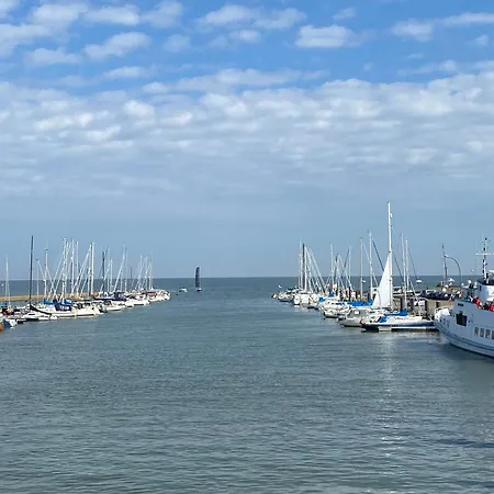 Friedeburga Apartment